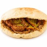 سندوتش فول مع فلافل