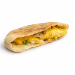 نصف رغيف بيض مع مكس من الأجبان اللذيذه موتزاريللا مع شيدر مع جبنه رومي مصريه